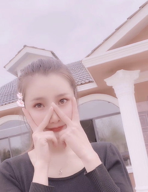 小媛的第一张照片--贵阳相亲服务中心