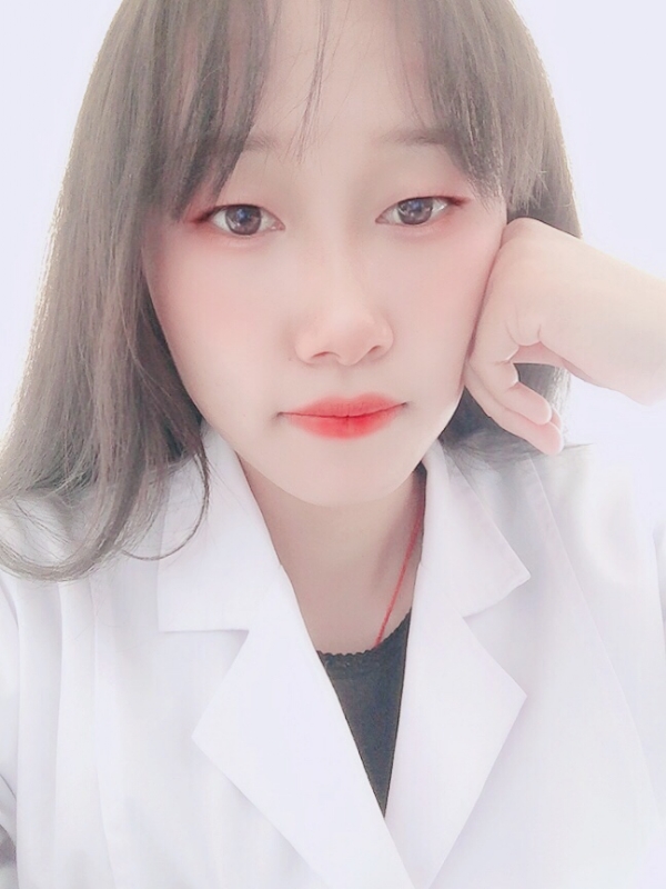 白婚纱的第一张照片--贵阳相亲服务中心