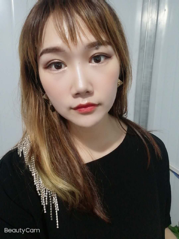 艾薇的第四张照片--贵阳相亲服务中心