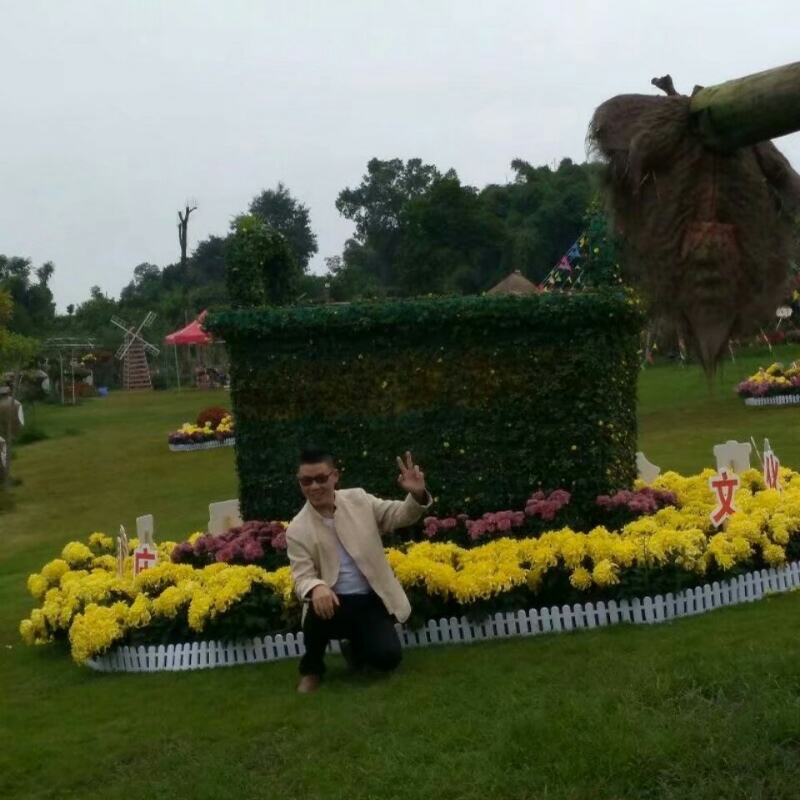 春风里^O^任徜徉的第一张照片--贵阳相亲服务中心