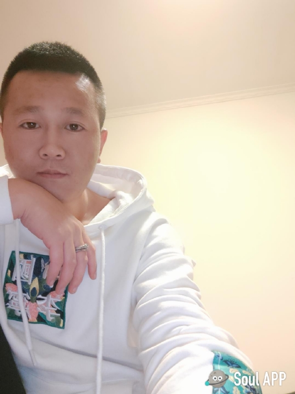 Away的第一张照片--贵阳相亲服务中心