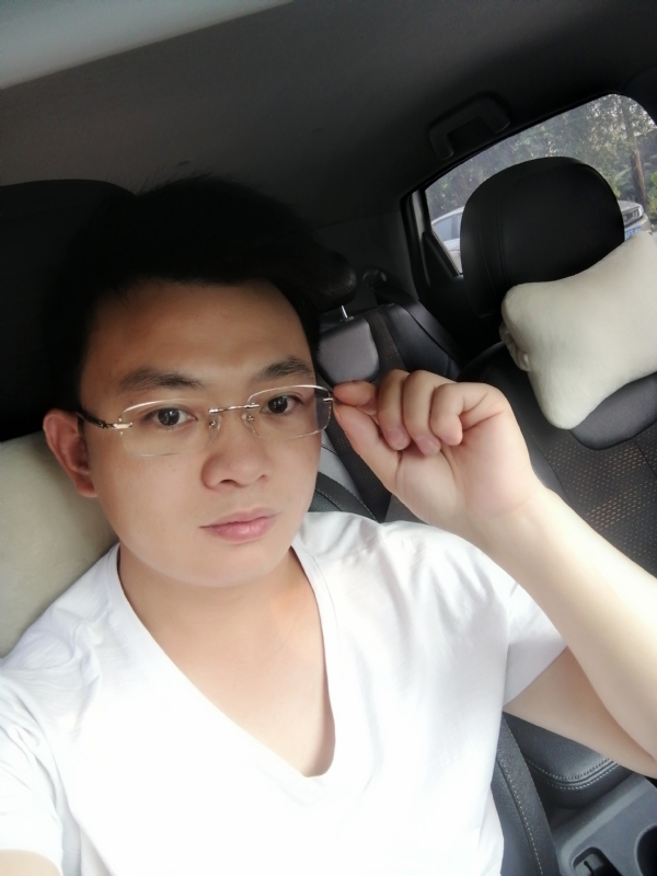 幸福的拥抱的第二张照片--贵阳相亲服务中心