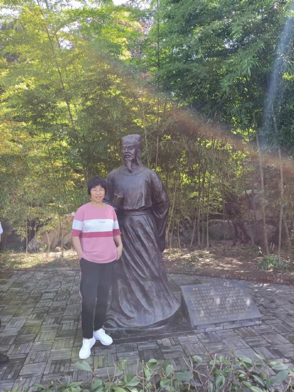 秋天的菊花的第一张照片--贵阳相亲服务中心