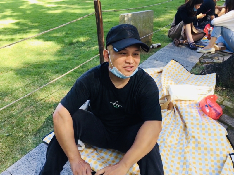 好大一颗石头的第一张照片--贵阳相亲服务中心