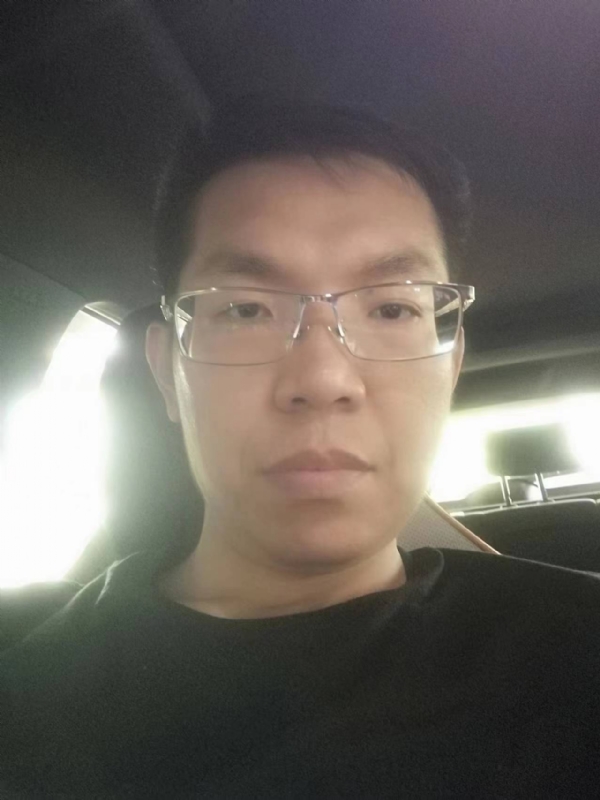 小黑包的第一张照片--贵阳相亲服务中心