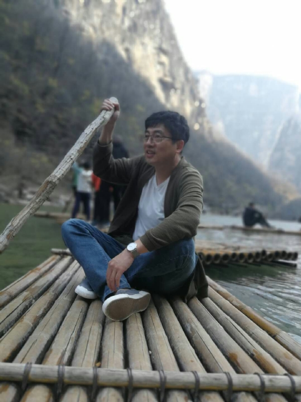 风被吹走了的第二张照片--贵阳相亲服务中心