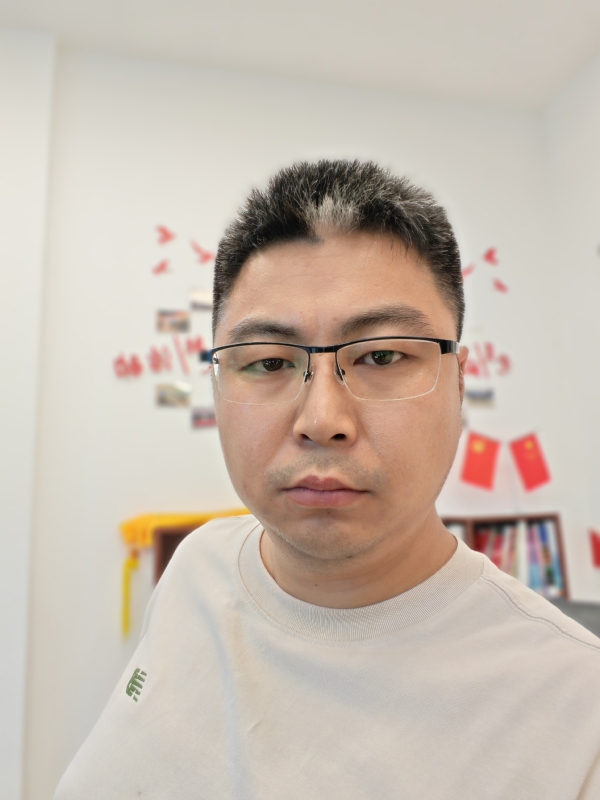 苦海寻舟的第一张照片--贵阳相亲服务中心